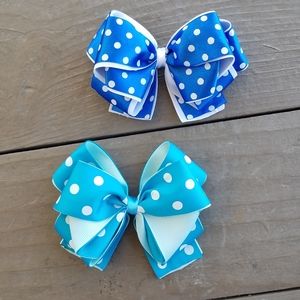 2 beautiful handmade bows/2 hermosos moños hechos